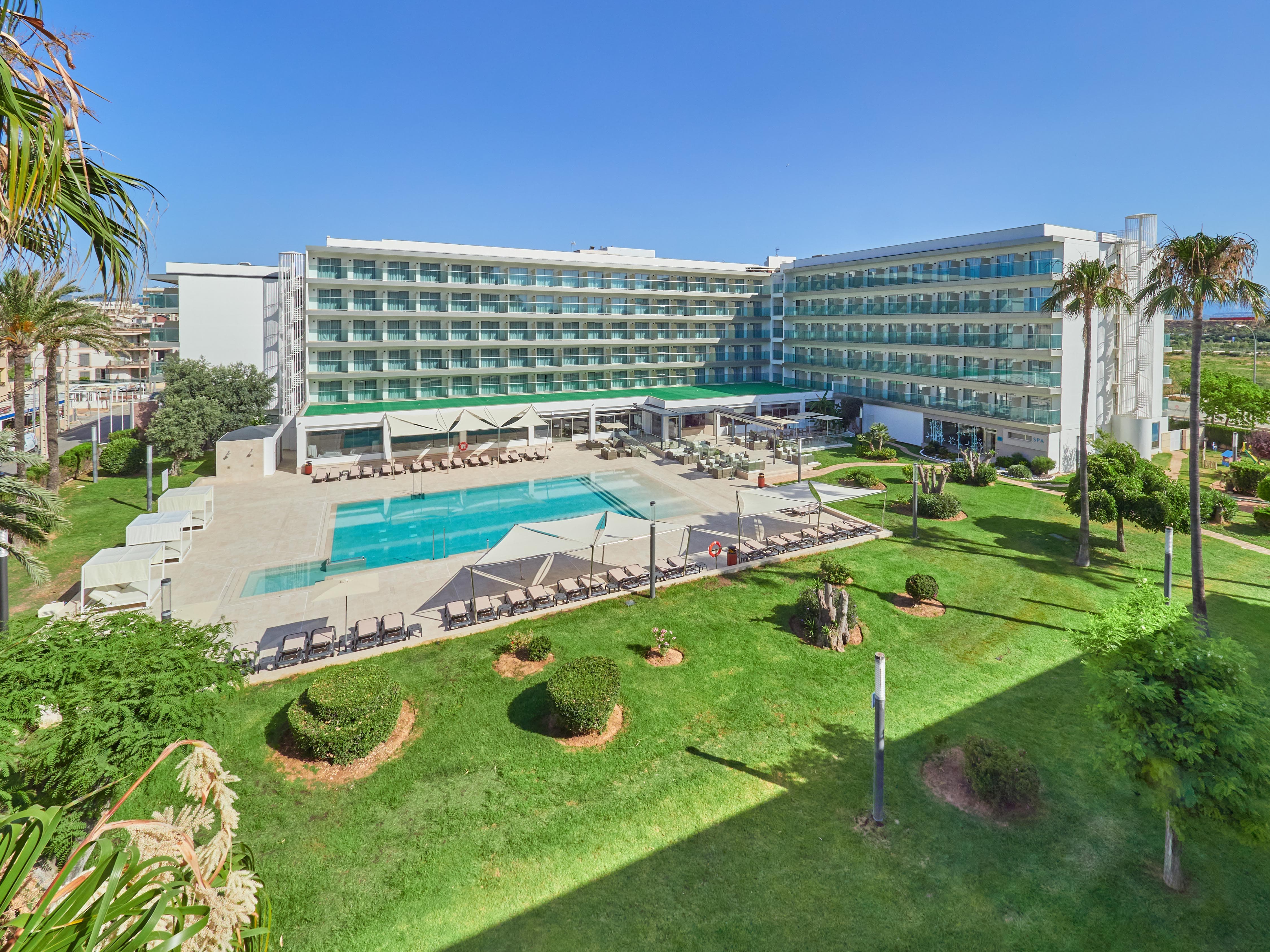 The Hotel Helios Mallorca renews its system to the R7000 series